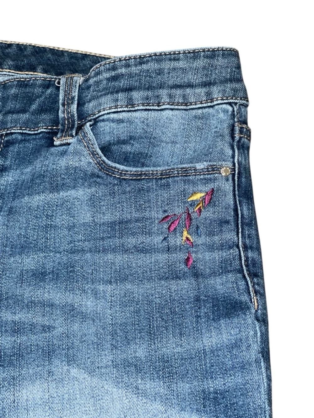 WHBM Women's Cuffed Embroidered Slim Crop Jeans Size 2 - Picture 5 of 9